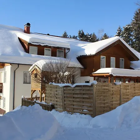 Bio Gesundheitshof Daxinger Фермерский дом Мондзее